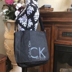 Kelvin Klein messenger bag